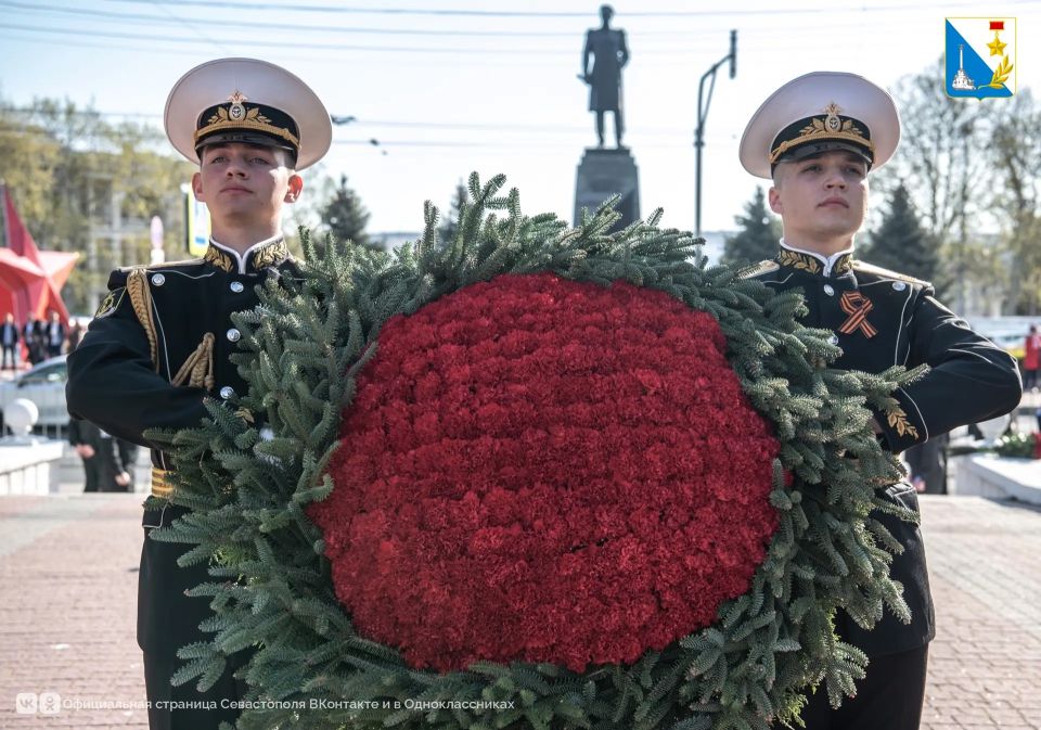 Севастополь отмечает День Победы и 82-ю годовщину освобождения от немецко-фашистских захватчиков Севастополь отмечает День Победы и 82-ю годовщину освобождения от немецко-фашистских захватчиков