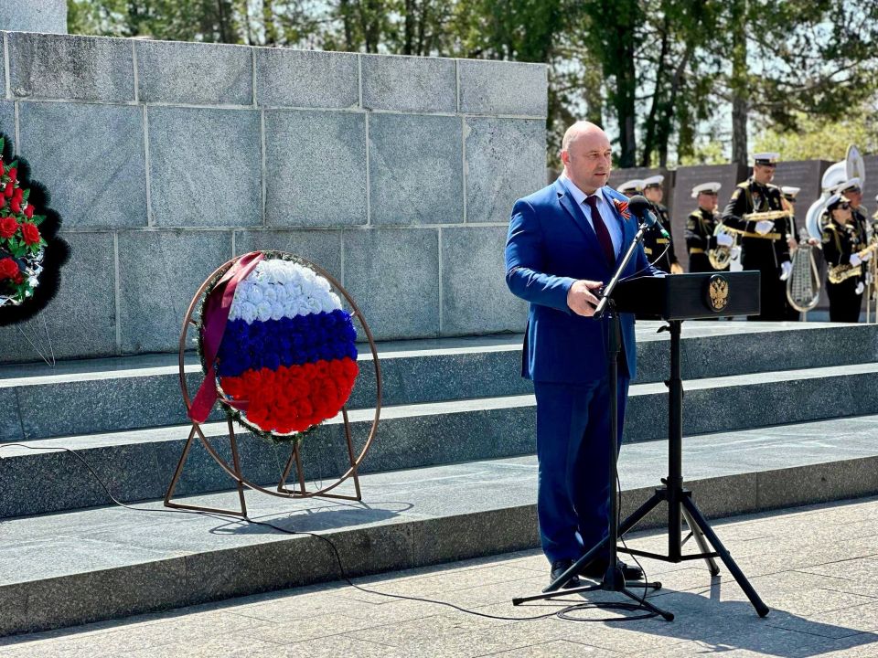 Владимир Немцев: На территории мемориального комплекса «Сапун-гора» в рамках историко-патриотического фестиваля «Знамёна славы» состоялись праздничные мероприятия, посвящённые 81-й годовщине Дня Великой Победы и 82-й... Владимир Немцев: На территории мемориального комплекса «Сапун-гора» в рамках историко-патриотического фестиваля «Знамёна славы» состоялись праздничные мероприятия, посвящённые 81-й годовщине Дня Великой Победы и 82-й...