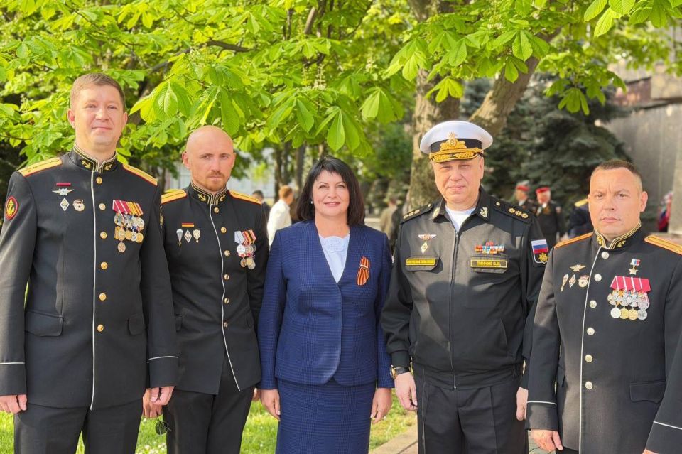 Татьяна Лобач: От всей души поздравляю вас с Днём Великой Победы и 82-й годовщиной освобождения Севастополя от немецко-фашистских захватчиков! Татьяна Лобач: От всей души поздравляю вас с Днём Великой Победы и 82-й годовщиной освобождения Севастополя от немецко-фашистских захватчиков!