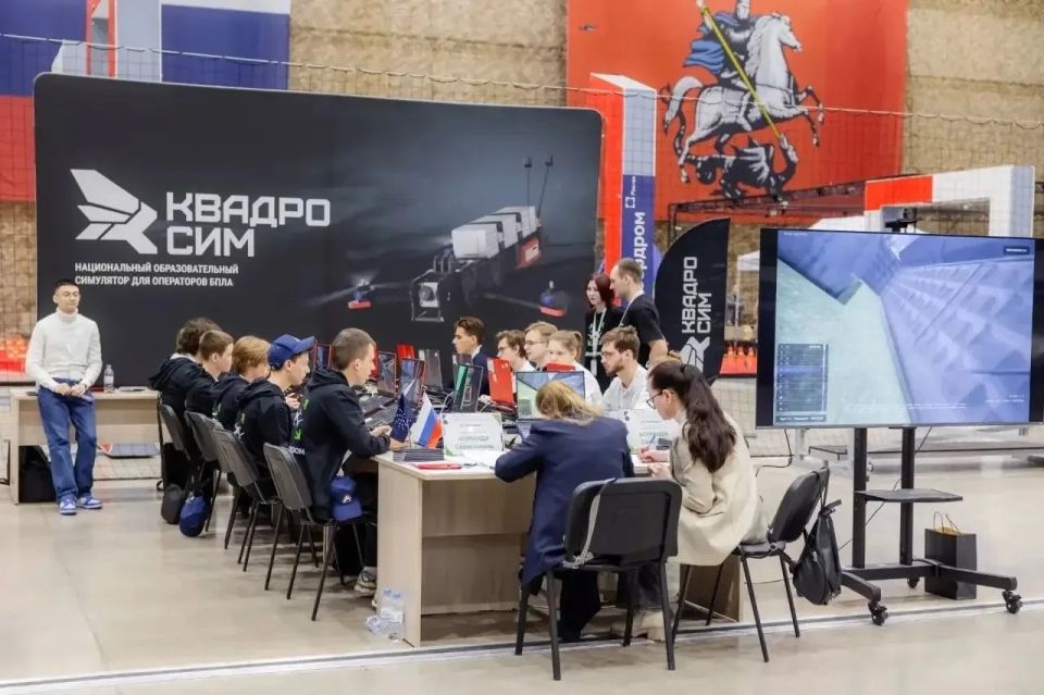 Севастопольская команда выступила в Москве на Грандфинале проекта «Кибердром» Севастопольская команда выступила в Москве на Грандфинале проекта «Кибердром»