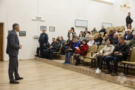 Нововведения в законодательной базе, касающиеся коммерческих судов, обсудили в МЧС России по Севастополю