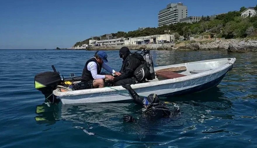 У мыса Сарыч в Крыму исследуют остов неизвестного затонувшего парохода