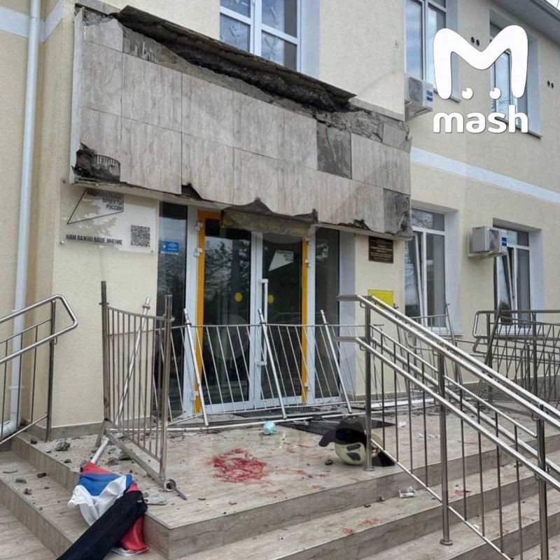 Выпускники начали прыгать на балконе во время совместной фотосессии — из-за чего и произошло обрушение в севастопольской школе