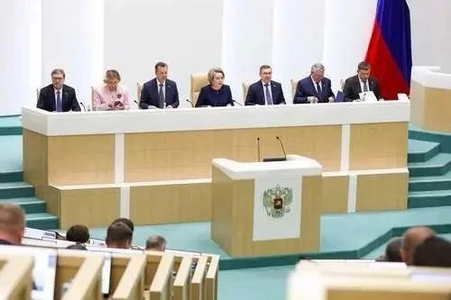 Екатерина Алтабаева: Одобрен закон, в соответствии с которым органы государственной власти по решению Президента РФ в пределах своих полномочий будут принимать меры по защите граждан РФ, которые арестованы или удерживаются... Екатерина Алтабаева: Одобрен закон, в соответствии с которым органы государственной власти по решению Президента РФ в пределах своих полномочий будут принимать меры по защите граждан РФ, которые арестованы или удерживаются...