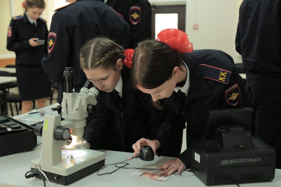 Севастопольские кадеты ОВД смогли стать курсантами МВД на один день Севастопольские кадеты ОВД смогли стать курсантами МВД на один день