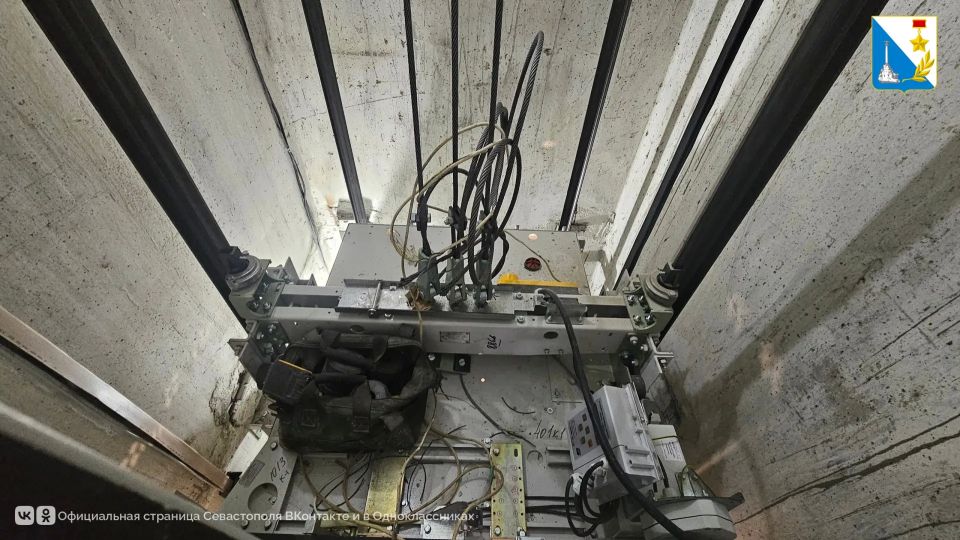 В доме на проспекте Октябрьской Революции, 23 устанавливают 20 новых лифтов В доме на проспекте Октябрьской Революции, 23 устанавливают 20 новых лифтов