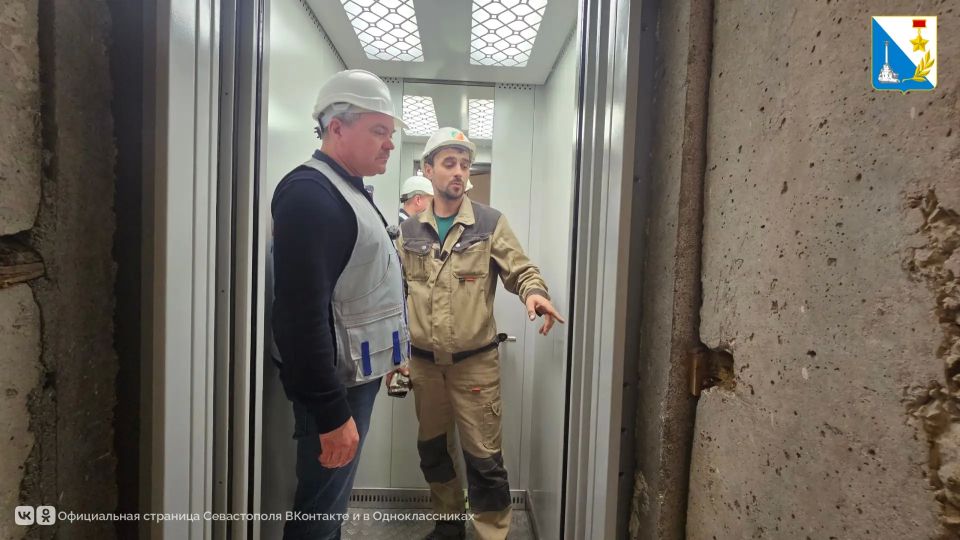В доме на проспекте Октябрьской Революции, 23 устанавливают 20 новых лифтов В доме на проспекте Октябрьской Революции, 23 устанавливают 20 новых лифтов