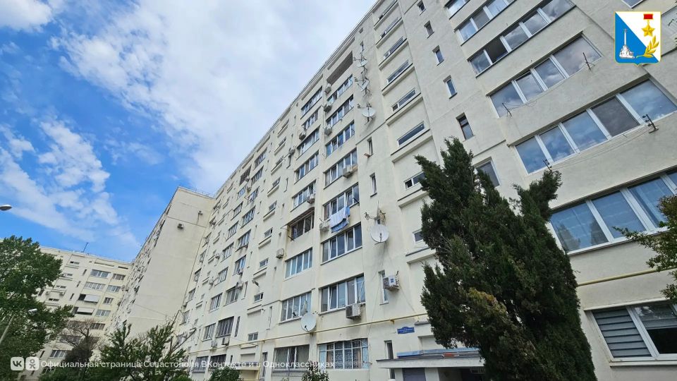 В доме на проспекте Октябрьской Революции, 23 устанавливают 20 новых лифтов В доме на проспекте Октябрьской Революции, 23 устанавливают 20 новых лифтов