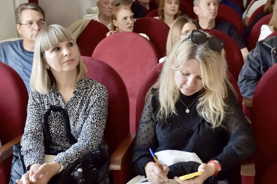 Департамент образования и науки Севастополя провел общегородское собрание по вопросам обеспечения комплексной безопасности детей и минимизации рисков чрезвычайных происшествий в летний каникулярный период Департамент образования и науки Севастополя провел общегородское собрание по вопросам обеспечения комплексной безопасности детей и минимизации рисков чрезвычайных происшествий в летний каникулярный период