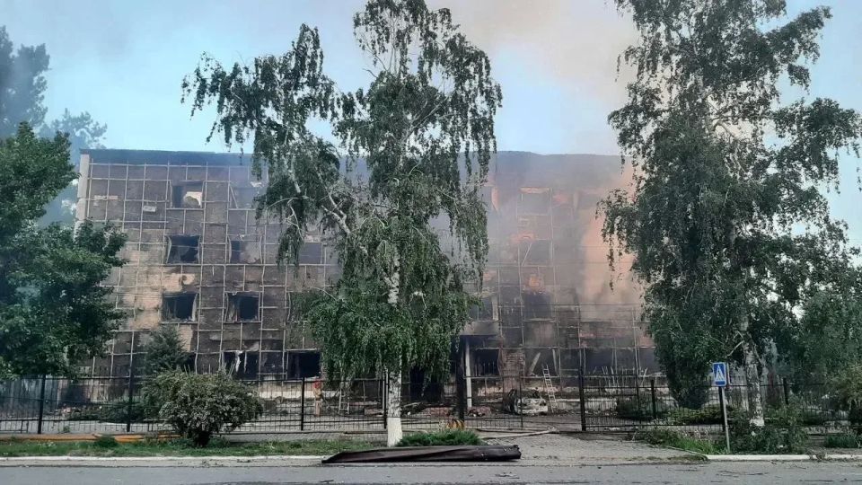 ВСУ атаковали учебный корпус и общежитие Старобельского колледжа в ЛНР — Пасечник ВСУ атаковали учебный корпус и общежитие Старобельского колледжа в ЛНР — Пасечник