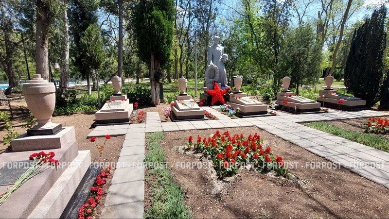 Полным ходом идёт реконструкция Сакского курортного парка, заложенного на западе Крыма ещё в 1891 году Полным ходом идёт реконструкция Сакского курортного парка, заложенного на западе Крыма ещё в 1891 году