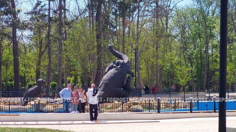 Полным ходом идёт реконструкция Сакского курортного парка, заложенного на западе Крыма ещё в 1891 году Полным ходом идёт реконструкция Сакского курортного парка, заложенного на западе Крыма ещё в 1891 году
