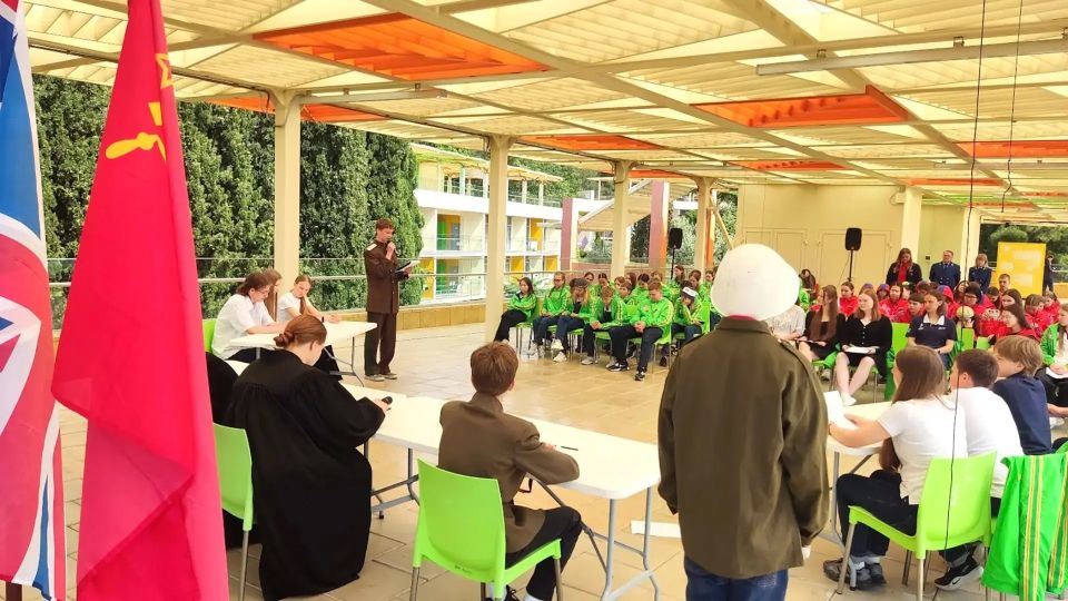 Прокуратура города Севастополя приняла участие в образовательных и торжественных мероприятиях программы «Юный правовед» 5-й смены 2026 года в МДЦ «Артек» Прокуратура города Севастополя приняла участие в образовательных и торжественных мероприятиях программы «Юный правовед» 5-й смены 2026 года в МДЦ «Артек»