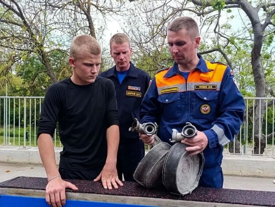 В Севастополе прошёл региональный этап Всероссийских соревнований «Школа безопасности» В Севастополе прошёл региональный этап Всероссийских соревнований «Школа безопасности»