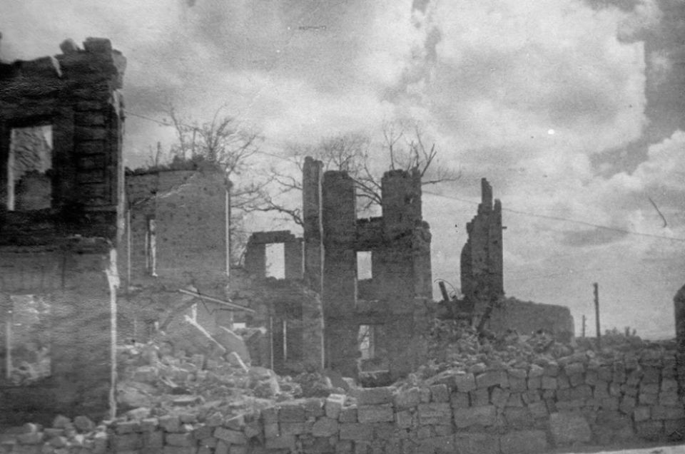 Топили людей, вывозили ценное имущество, разрушали здания: как немцы уничтожали оккупированный Крым Топили людей, вывозили ценное имущество, разрушали здания: как немцы уничтожали оккупированный Крым