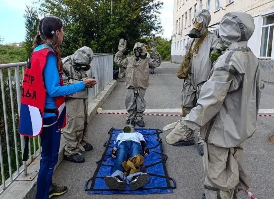 В Севастополе прошёл региональный этап Всероссийских соревнований «Школа безопасности» В Севастополе прошёл региональный этап Всероссийских соревнований «Школа безопасности»