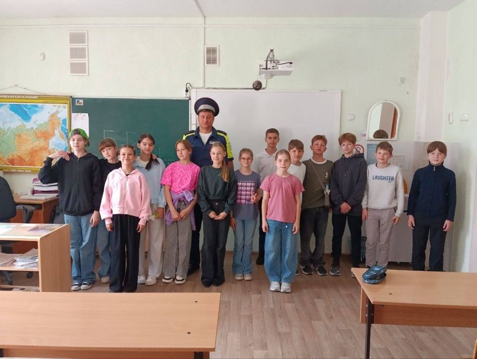 Госавтоинспекторы Севастополя провели уроки безопасности в школах города перед началом летних каникул Госавтоинспекторы Севастополя провели уроки безопасности в школах города перед началом летних каникул