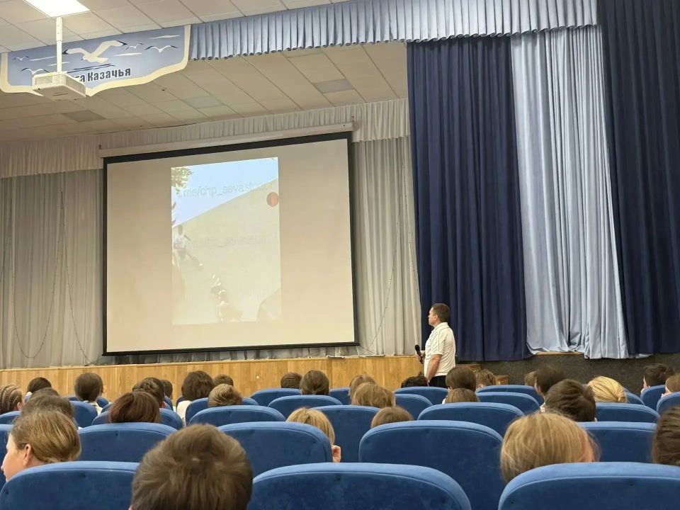 Госавтоинспекция Севастополя провела познавательный урок дорожной безопасности с разбором реальных ДТП Госавтоинспекция Севастополя провела познавательный урок дорожной безопасности с разбором реальных ДТП