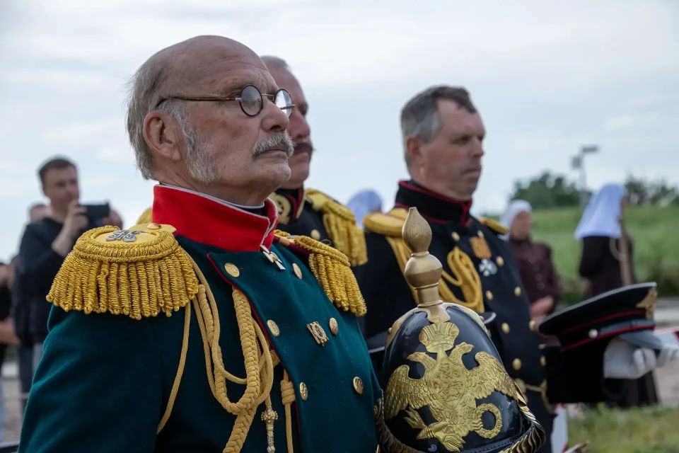 Реконструкция частей Руской армии 1855 года времен Крымской войны у нас в Севастополе в рамках акции "Вечерняя заря" Реконструкция частей Руской армии 1855 года времен Крымской войны у нас в Севастополе в рамках акции "Вечерняя заря"