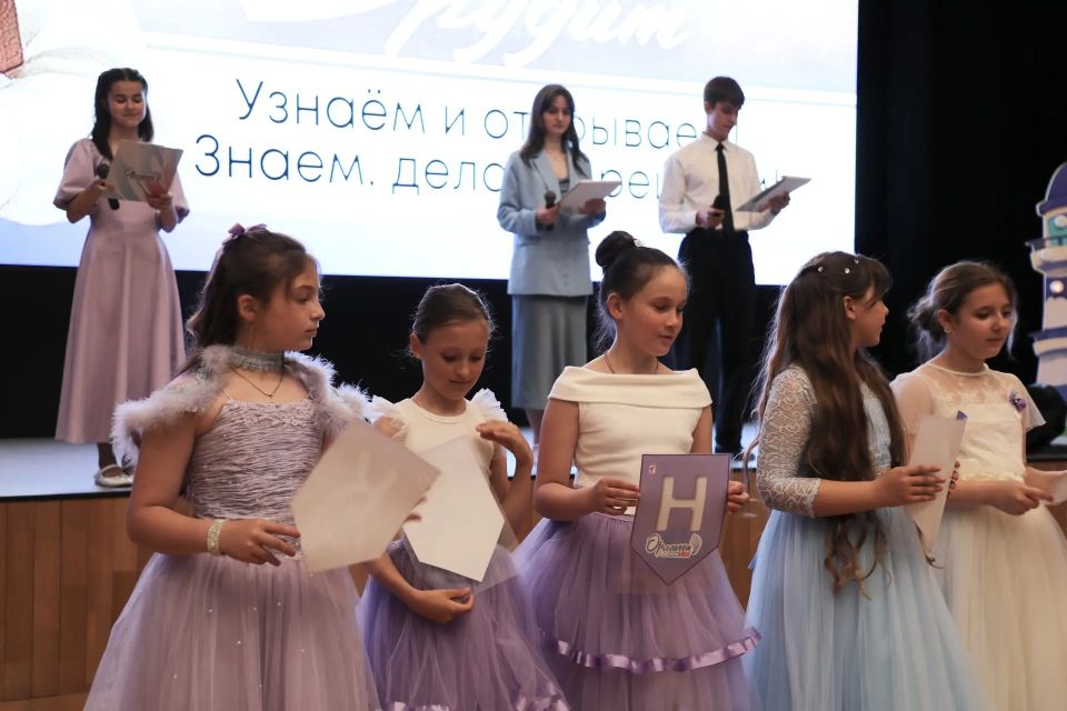 В Севастополе состоялся выпускной бал Орлят России В Севастополе состоялся выпускной бал Орлят России