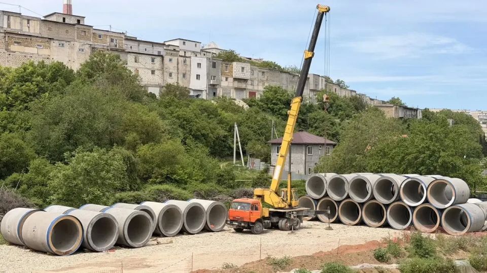 Михаил Развожаев: Строители проложили уже более 3 километров труб для нового канализационного коллектора в Балаклаве Михаил Развожаев: Строители проложили уже более 3 километров труб для нового канализационного коллектора в Балаклаве