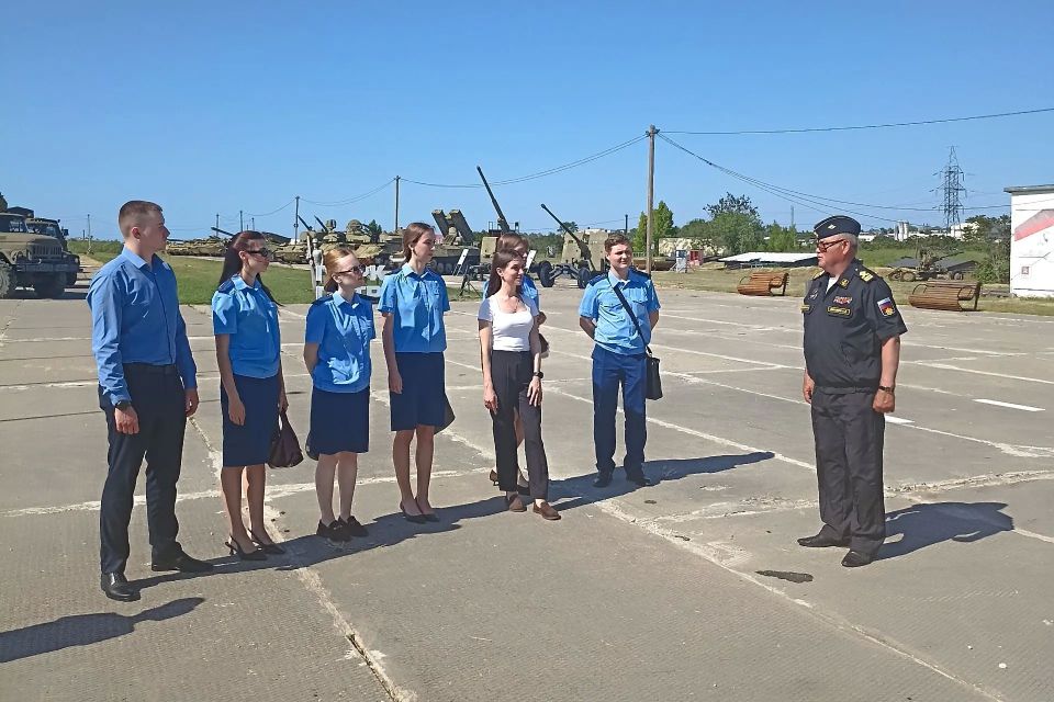 Молодые специалисты прокуратуры Севастополя посетили музей «Парк «Патриот» Молодые специалисты прокуратуры Севастополя посетили музей «Парк «Патриот»