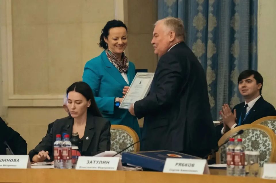 Мария Литовко: По поручению Губернатора Севастополя Михаила Владимировича Развожаева приняла участие в Юбилейных чтениях, приуроченных к 30-летию со дня основания Института стран СНГ Мария Литовко: По поручению Губернатора Севастополя Михаила Владимировича Развожаева приняла участие в Юбилейных чтениях, приуроченных к 30-летию со дня основания Института стран СНГ