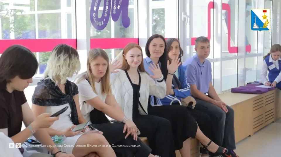 Более 560 студентов и школьников пришли на ярмарку вакансий в СевГУ Более 560 студентов и школьников пришли на ярмарку вакансий в СевГУ