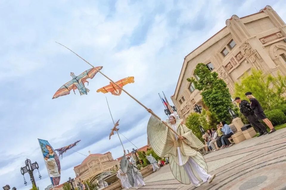 31 мая в 18:00 Таврический вояж пронесёт зрителей сквозь историю Крыма и Херсонеса 31 мая в 18:00 Таврический вояж пронесёт зрителей сквозь историю Крыма и Херсонеса