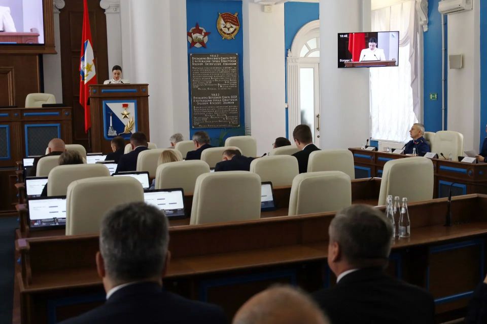 Прокурор города Севастополя Андрей Шевцов представил на сессии Законодательного Собрания Севастополя два законопроекта, разработанных прокуратурой Прокурор города Севастополя Андрей Шевцов представил на сессии Законодательного Собрания Севастополя два законопроекта, разработанных прокуратурой