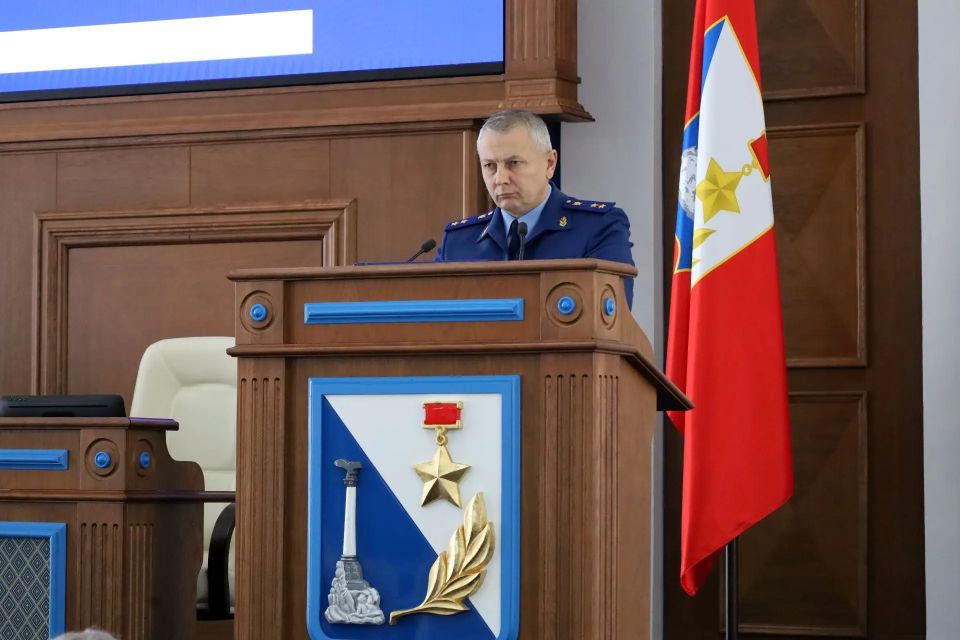 Прокурор города Севастополя Андрей Шевцов представил на сессии Законодательного Собрания Севастополя два законопроекта, разработанных прокуратурой Прокурор города Севастополя Андрей Шевцов представил на сессии Законодательного Собрания Севастополя два законопроекта, разработанных прокуратурой