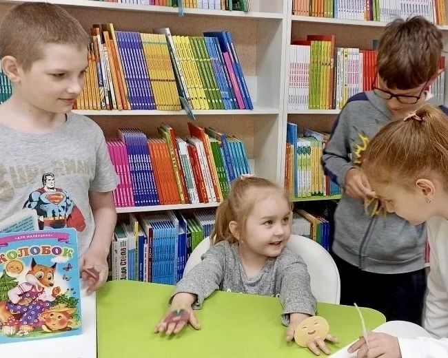Лето в Севастополе началось с книг, творчества и добрых встреч Лето в Севастополе началось с книг, творчества и добрых встреч