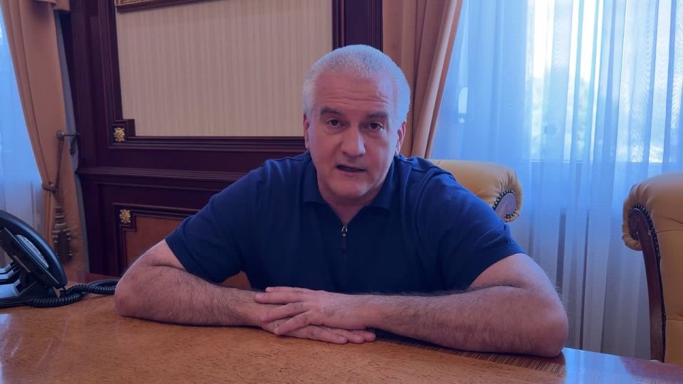 Сергей Аксёнов: Ситуация, связанная с дефицитом автомобильного топлива на полуострове, находится на контроле у Президента Владимира Владимировича Путина, который дал соответствующие поручения для ее решения профильным...