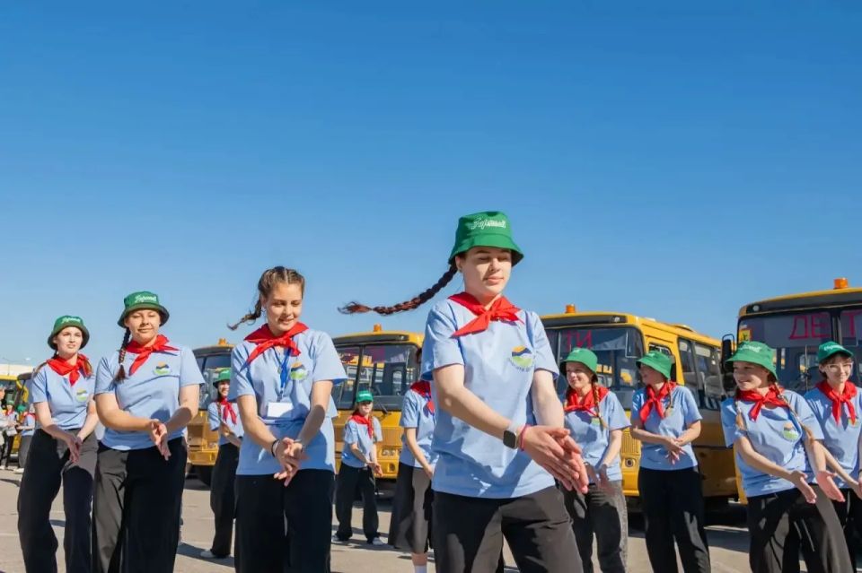 Путевка в лето. Более 2 тысяч севастопольских ребят отправились на первую смену в загородные лагеря Севастополя и Республики Крым Путевка в лето. Более 2 тысяч севастопольских ребят отправились на первую смену в загородные лагеря Севастополя и Республики Крым
