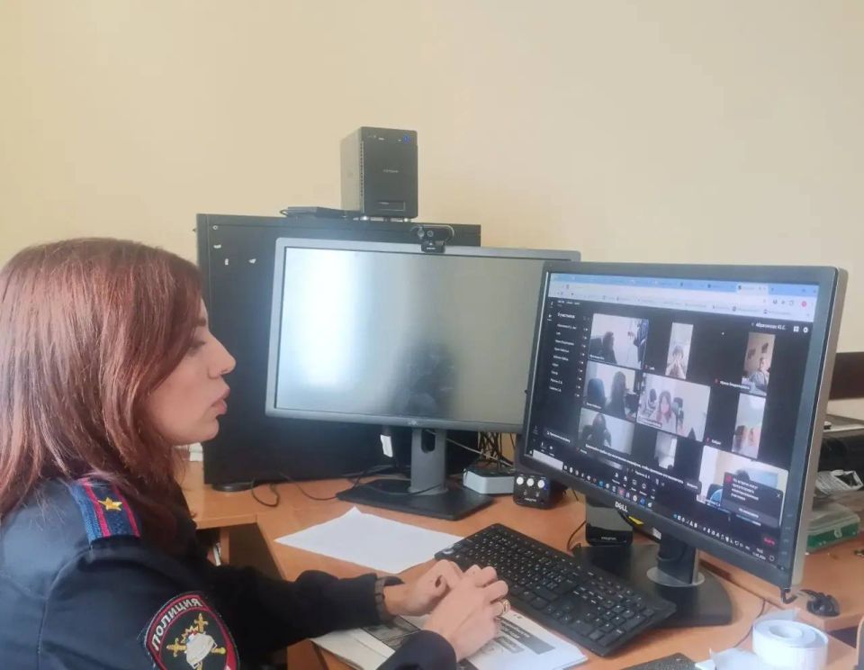 Сотрудники Госавтоинспекции провели лекцию по безопасности дорожного движения и особенностям административной ответственности специальных субъектов для судебных экспертов СК РФ Сотрудники Госавтоинспекции провели лекцию по безопасности дорожного движения и особенностям административной ответственности специальных субъектов для судебных экспертов СК РФ