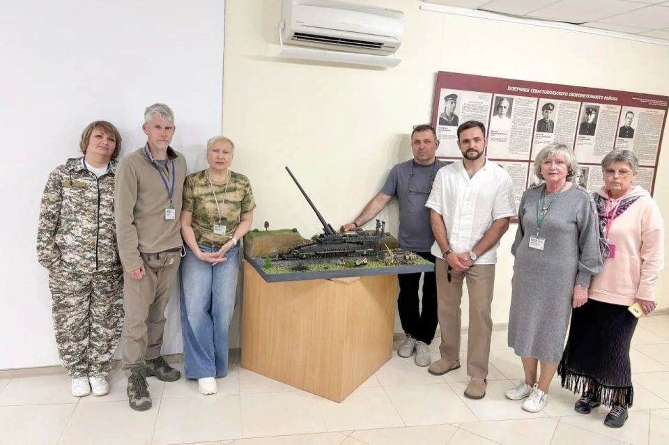 На 35-й батарее появилась одна из самых необычных моделей военной техники - копия немецкой суперпушки На 35-й батарее появилась одна из самых необычных моделей военной техники - копия немецкой суперпушки