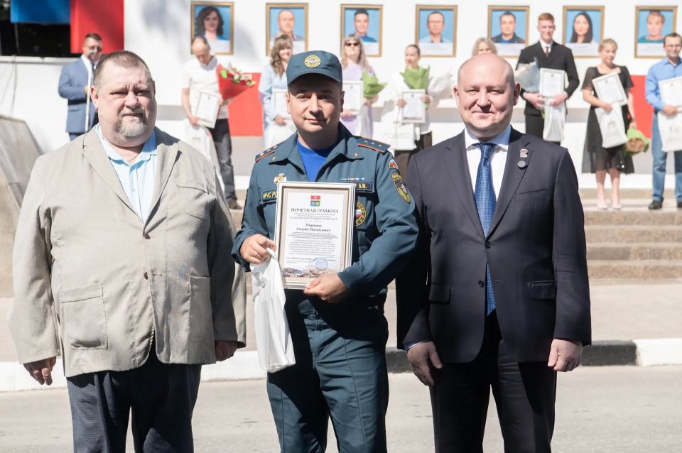 На Балаклавской Доске почёта разместили портрет севастопольского огнеборца МЧС России Андрея Миронюка
