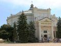 Во время атаки украинских БПЛА в Севастополе повреждено историческое здание