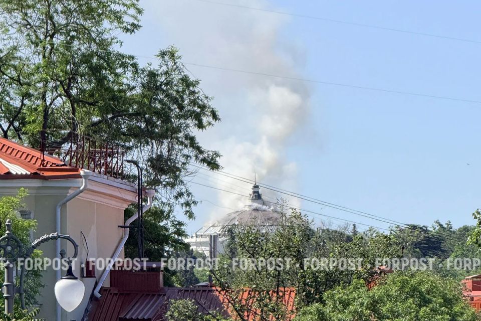 Ночью 10 июня украинский беспилотник самолётного типа ударил по зданию Панорамы «Оборона Севастополя 1854-1855 годы» на Историческом бульваре. Ночью 10 июня украинский беспилотник самолётного типа ударил по зданию Панорамы «Оборона Севастополя 1854-1855 годы» на Историческом бульваре.