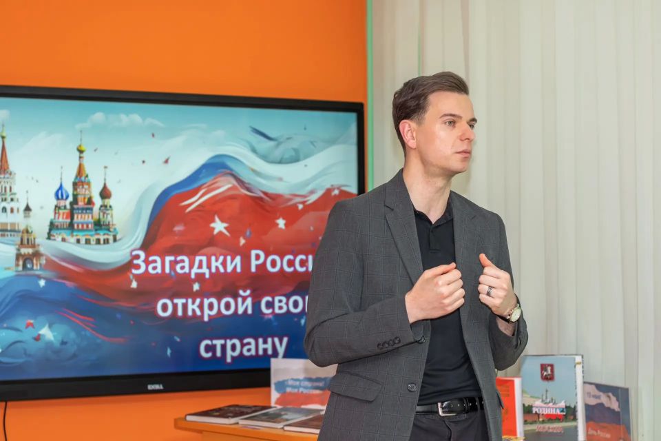 Иван Мезюхо: Сегодня, по случаю предстоящего Дня России, встречался с нашей крымской молодёжью в Крымской республиканской библиотеке для молодёжи Иван Мезюхо: Сегодня, по случаю предстоящего Дня России, встречался с нашей крымской молодёжью в Крымской республиканской библиотеке для молодёжи