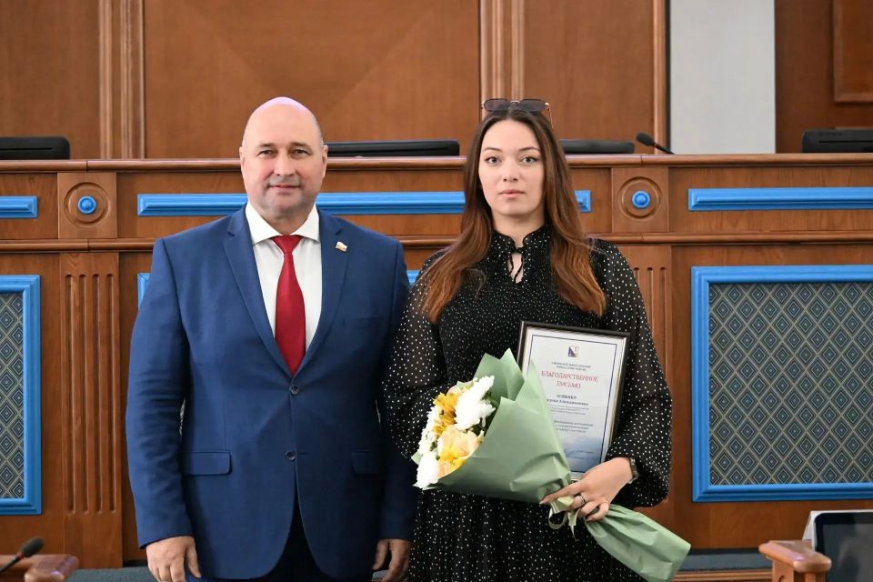 В Севастополе наградили членов избирательных комиссий В Севастополе наградили членов избирательных комиссий