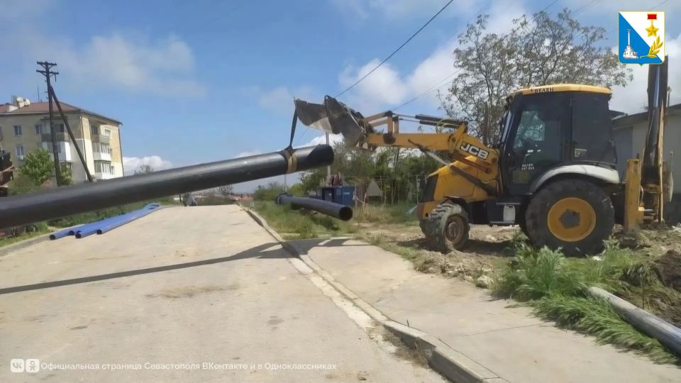 На улице Брянской уже заменили 470 метров водопровода На улице Брянской уже заменили 470 метров водопровода