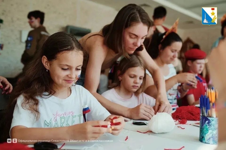 Молодёжь Севастополя встретила День России Молодёжь Севастополя встретила День России