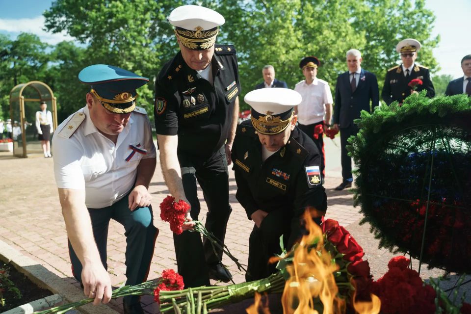В праздновании Дня России в Севастополе приняло участие руководство Главного управления МЧС В праздновании Дня России в Севастополе приняло участие руководство Главного управления МЧС