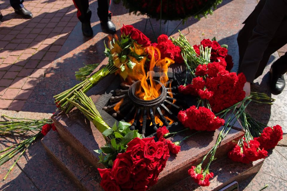 Начальник УМВД России по г.Севастополю генерал-майор полиции Сергей Сигунов принял участие в торжественном мероприятии, посвящённом Дню России Начальник УМВД России по г.Севастополю генерал-майор полиции Сергей Сигунов принял участие в торжественном мероприятии, посвящённом Дню России