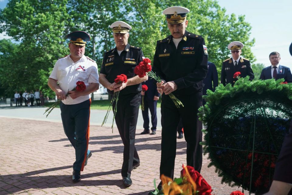 В праздновании Дня России в Севастополе приняло участие руководство Главного управления МЧС В праздновании Дня России в Севастополе приняло участие руководство Главного управления МЧС