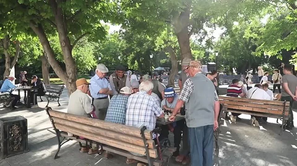 Михаил Развожаев: Дорогие севастопольцы! Поздравляю вас с Днём города!