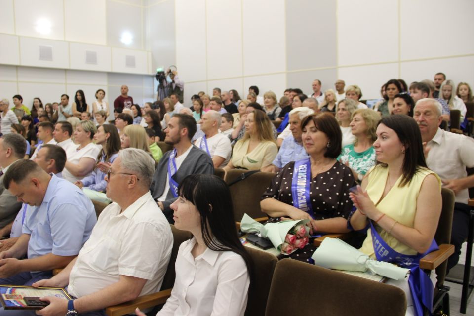 В Севастополе прошло награждение победителей конкурсов «Севастопольские мастера-2026», «Зажги свою звезду», «Лучший коллективный договор» и детских рисунков В Севастополе прошло награждение победителей конкурсов «Севастопольские мастера-2026», «Зажги свою звезду», «Лучший коллективный договор» и детских рисунков