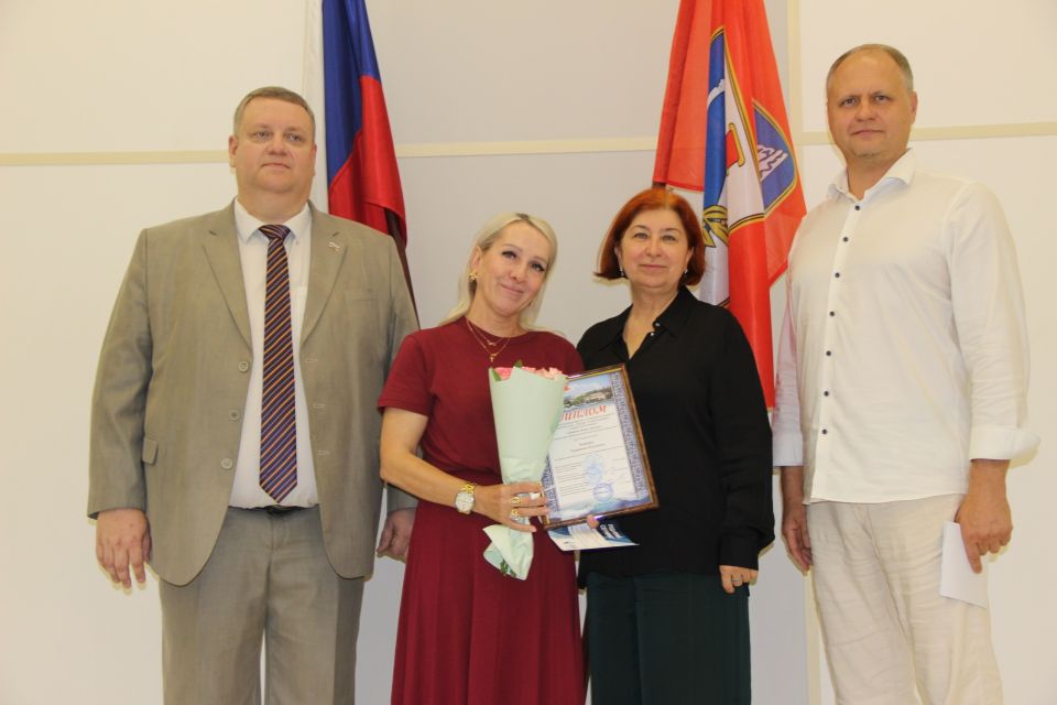В Севастополе прошло награждение победителей конкурсов «Севастопольские мастера-2026», «Зажги свою звезду», «Лучший коллективный договор» и детских рисунков В Севастополе прошло награждение победителей конкурсов «Севастопольские мастера-2026», «Зажги свою звезду», «Лучший коллективный договор» и детских рисунков