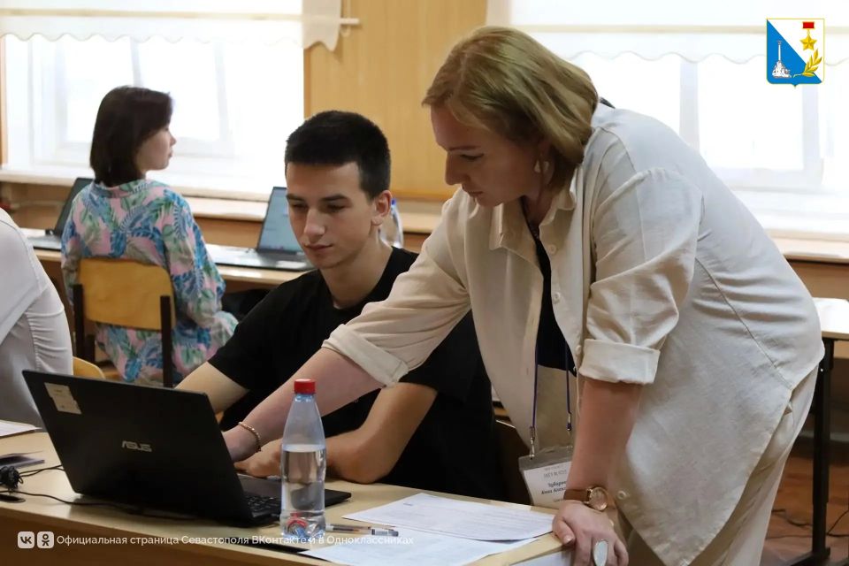 Более 460 выпускников Севастополя сдают ЕГЭ по информатике и иностранным языкам Более 460 выпускников Севастополя сдают ЕГЭ по информатике и иностранным языкам